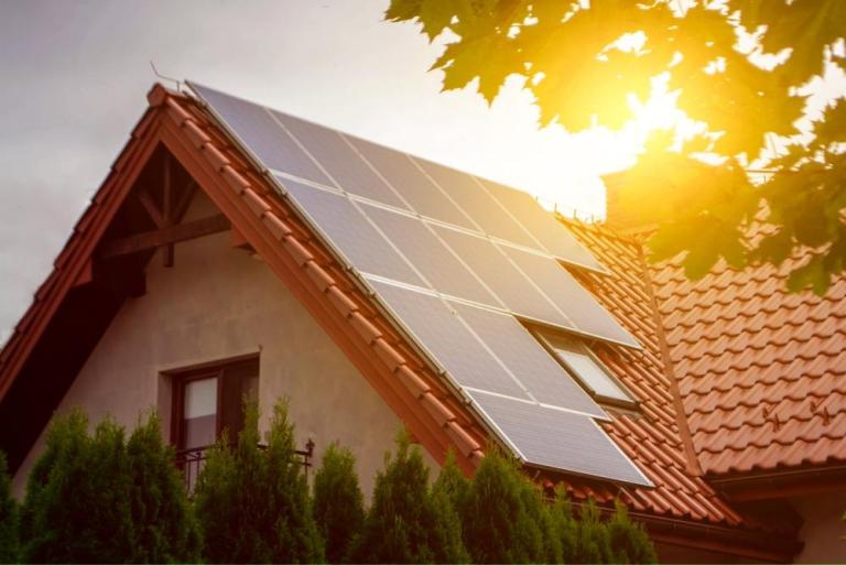 Pourquoi installer des panneaux photovoltaïques à Vitré ?